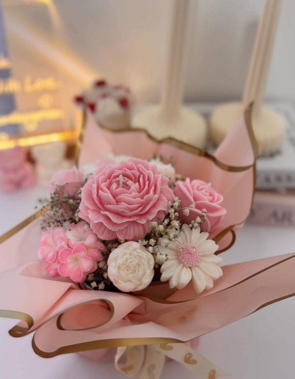 Elegant Lavender & White Flower Bouquet Candles